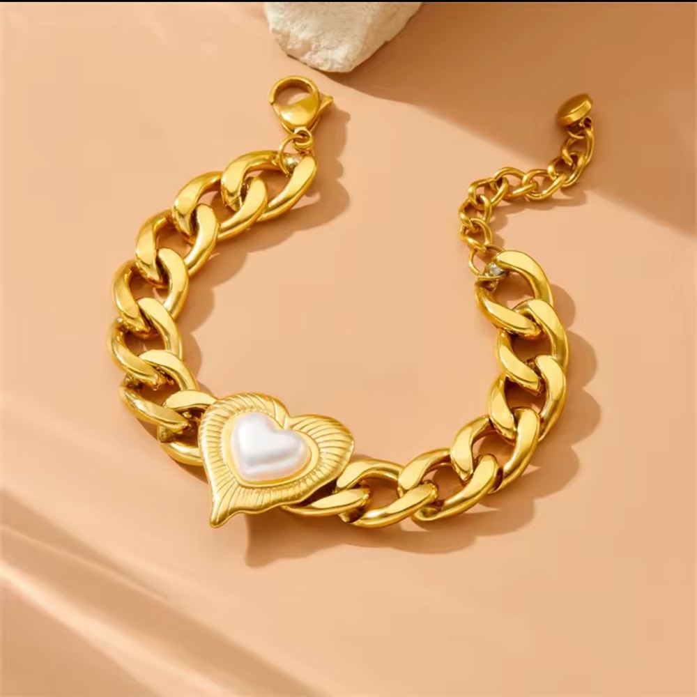 18k Gold plated stainless steel Heart Link Bracelet with Pearl Accent